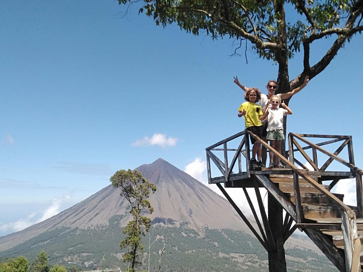 Arnolds Familly Homestay Bajawa Exterior photo