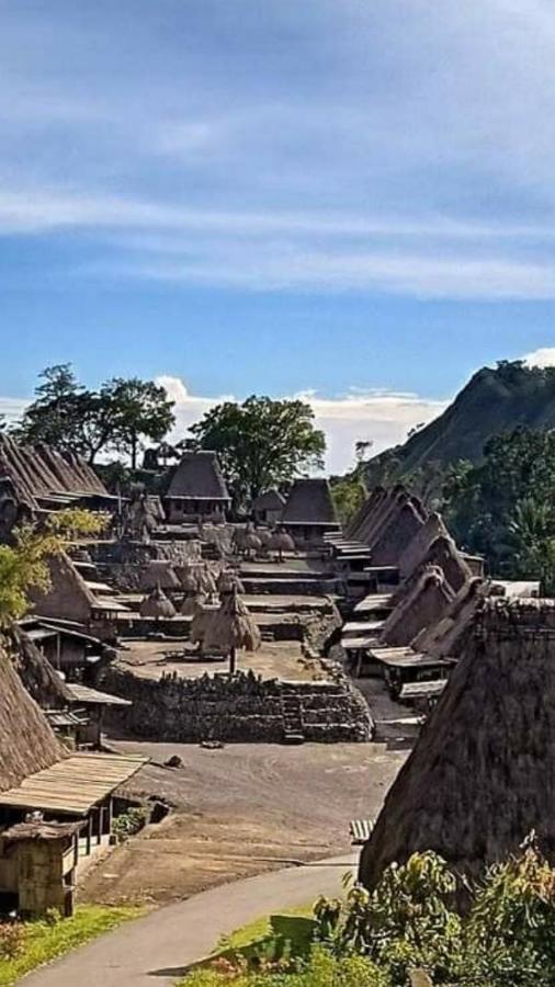 Arnolds Familly Homestay Bajawa Exterior photo